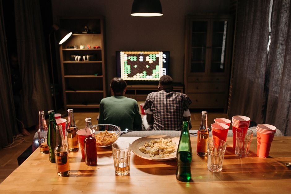 Comparing Official UK Sports Streaming Apps and Licensed IPTV Providers